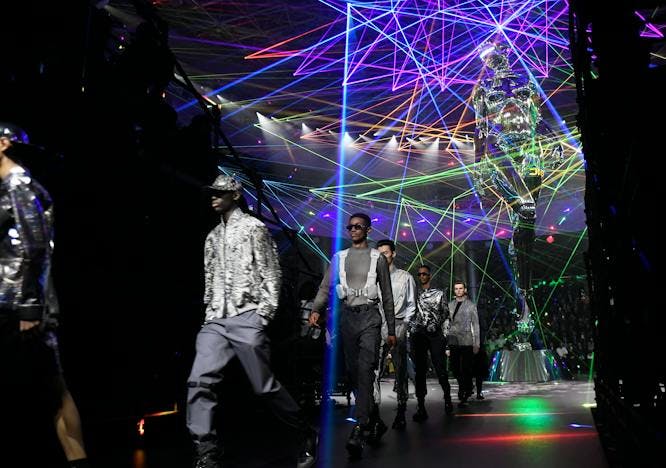 dior men's pre-fall 2019 new york person human light lighting laser stage