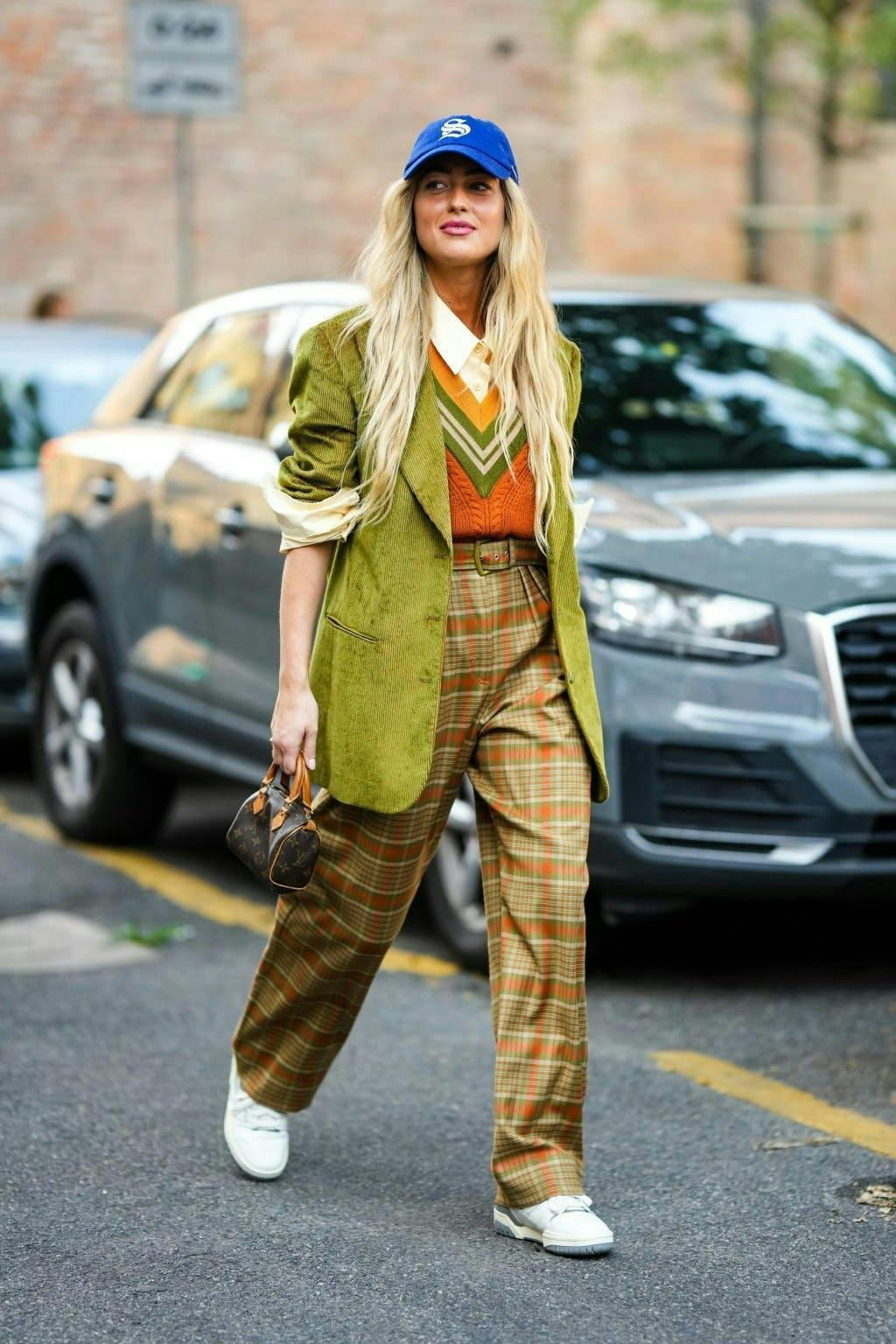 clothing person female car blonde woman wheel shoe coat suit